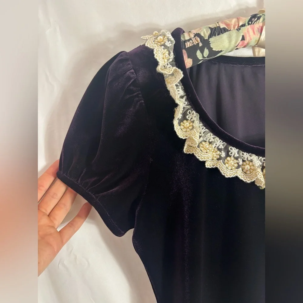 Purple Velvet Scoop Neck Lace+Pearl Embellished Neckline Puff Sleeve Top Size M - Picture 16 of 16
